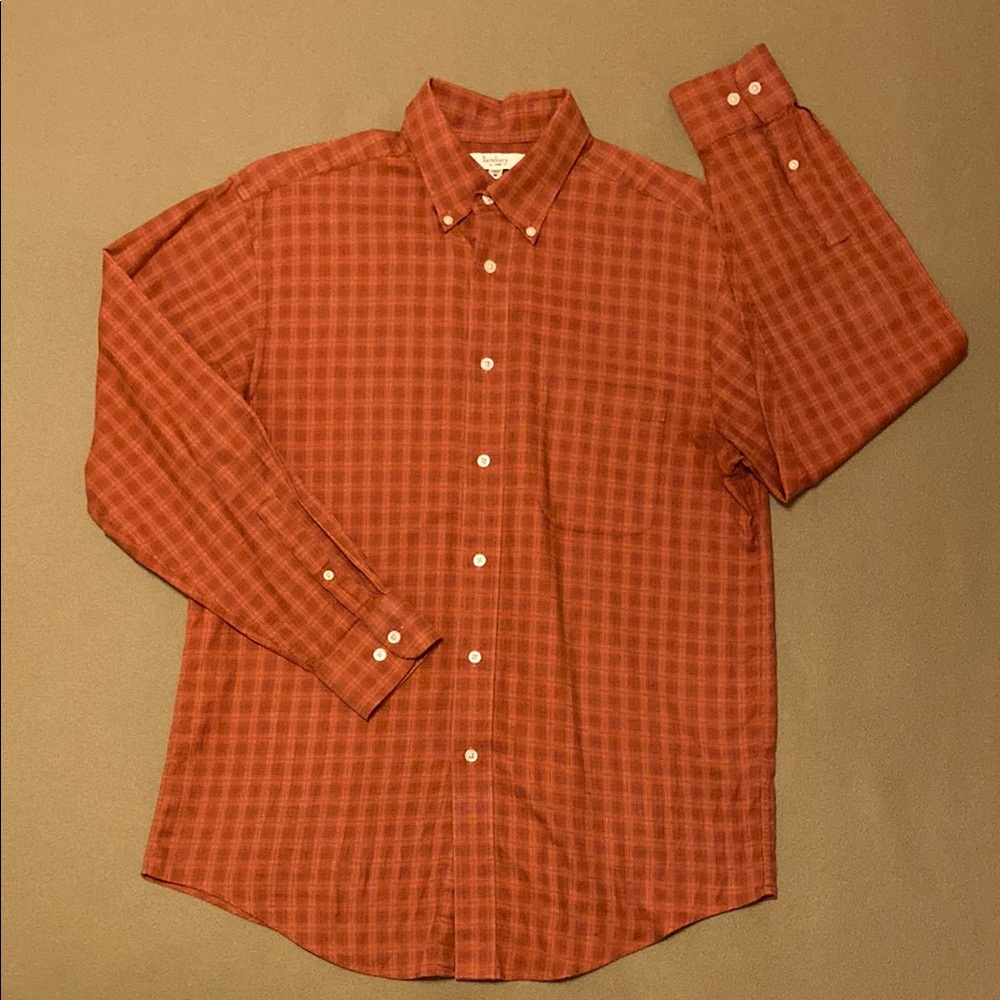 Men's Turnbury Button Down. Size Medium.